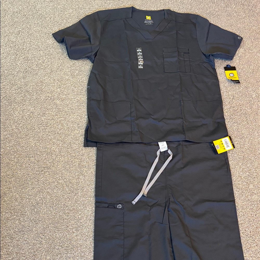 WonderWink WonderWORK Gray Unisex Scrubs Pants and shirt.